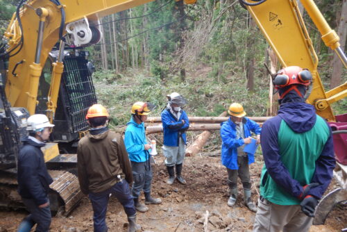 高性能林業機械作業技術者養成研修を開始しました！